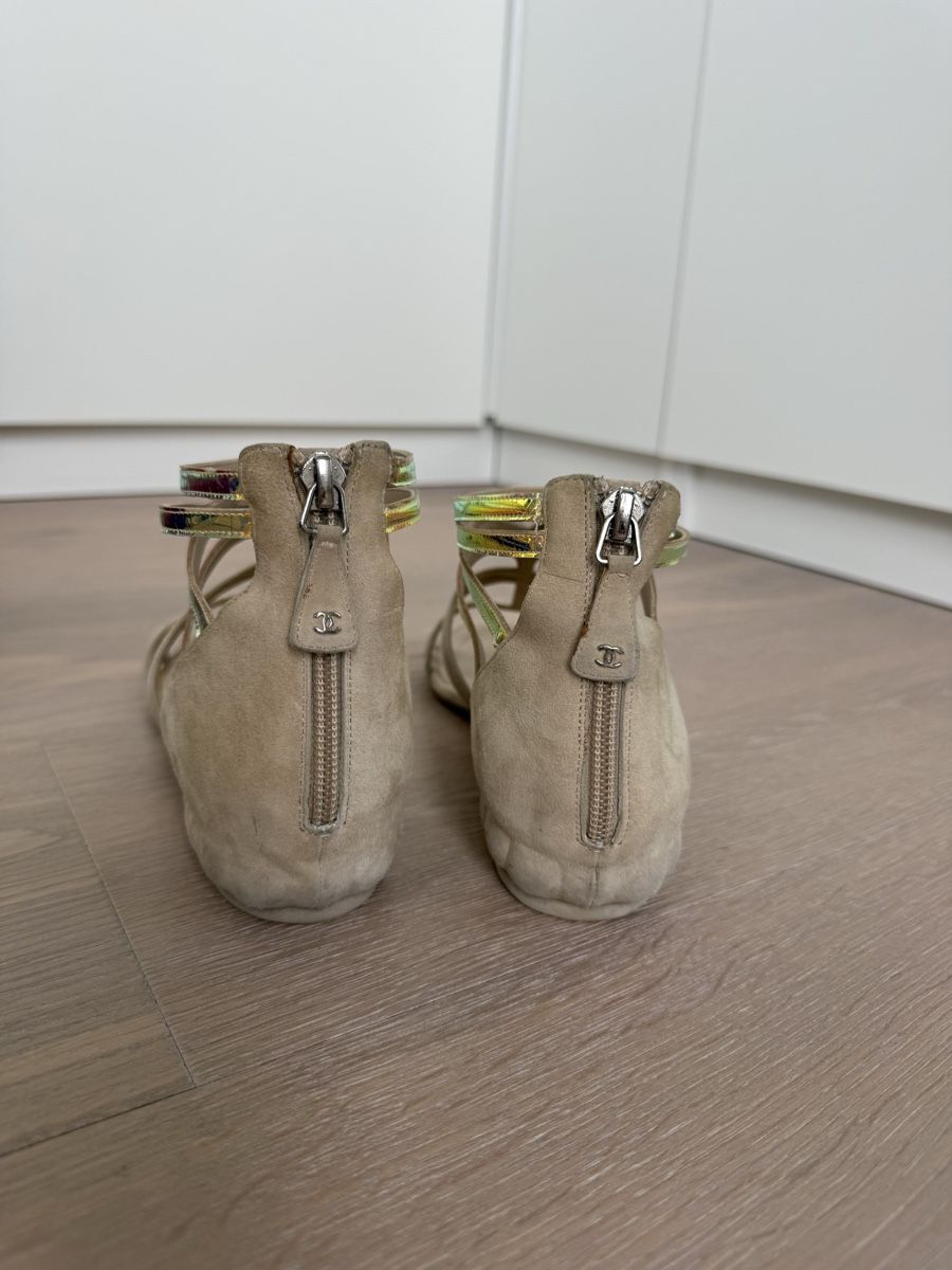 Chanel Chaussures femmes: Chanel Suede Leather Sandals Size 37.5 – D'occasion à Zug par Beolingus22 4