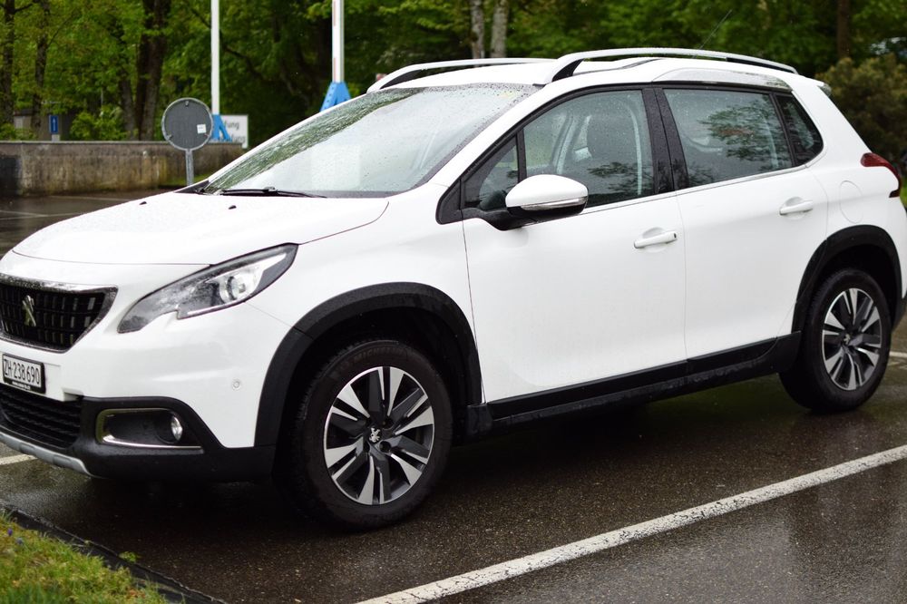 Peugeot 2008 PureTech 130 Allure