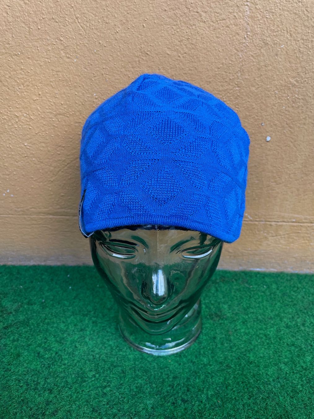 Mammut Hüte, Mützen & Caps: Vintage Y2K Mammut reversible beanie – Gebraucht aus Zürich von le_souk