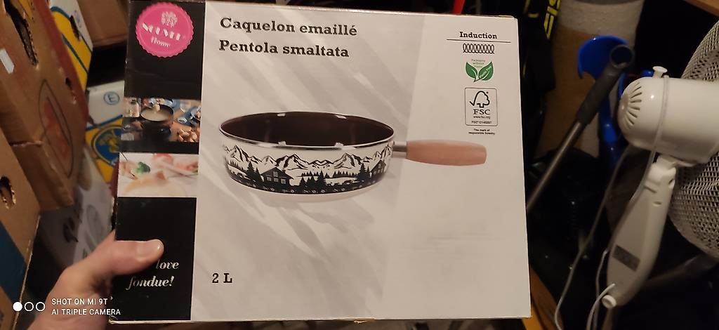 Set di piatti: Bar à fondue extérieur  – Usato da Collombey venduto da xixalopes 3