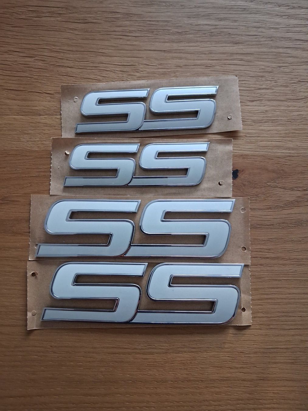 Chevrolet Toutes les pièces auto: Chevrolet SS Emblems (Camaro) – Neuf (Voir description) à Wetzikon ZH par 65corsa