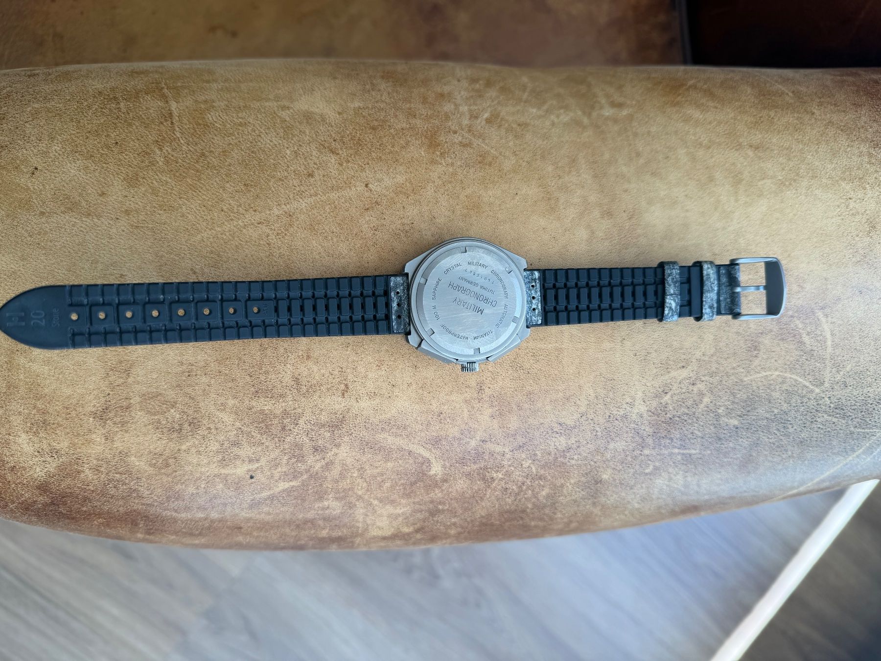 Orologi: Tutima Military Chronographe Titanium – Usato da La Chaux-de-Fonds venduto da JUVAL_Horlogerie 3
