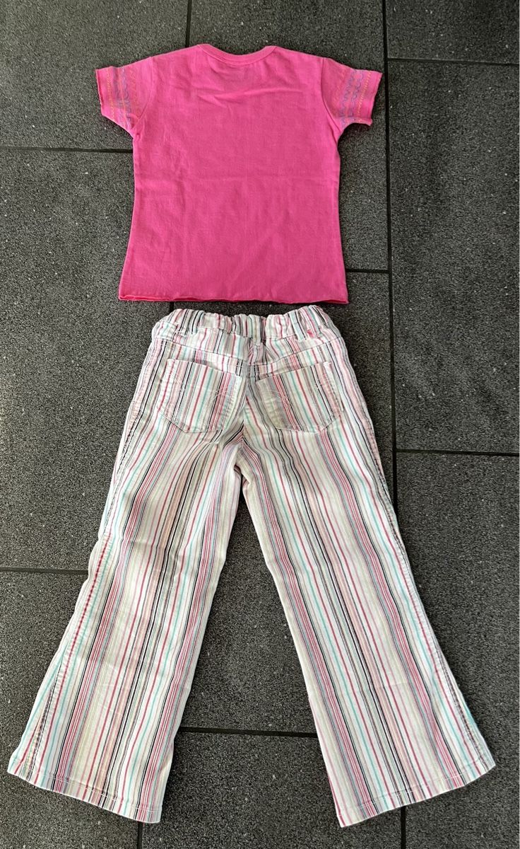 Kleiderpakete & -sets: T-Shirt & Hose Gr. 104 – Gebraucht aus Hünenberg See von spartakus02 1
