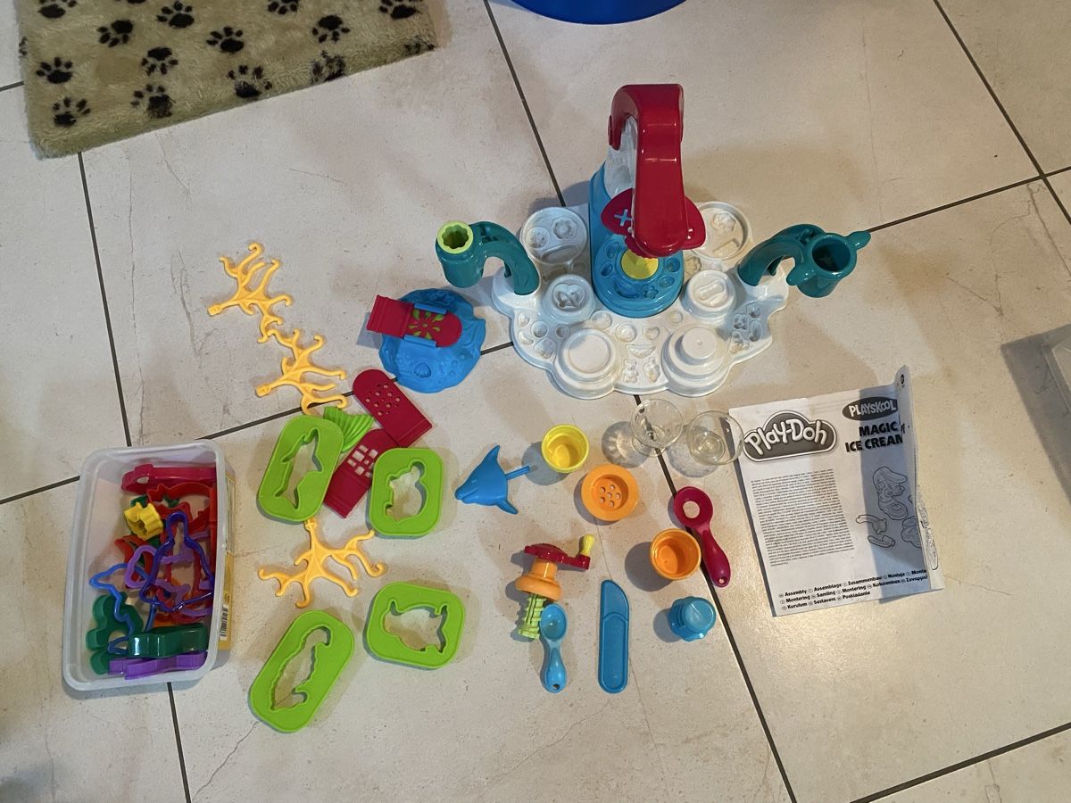 Play-Doh Giocattoli: Play-Doh Süsses Eiscreme Set – Usato da Rupperswil venduto da Lukas_meyer 1