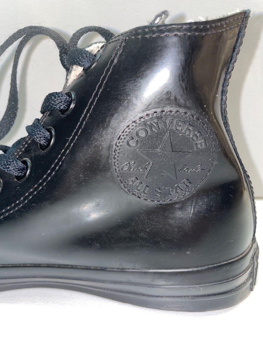Converse Herrenschuhe: komplett gummiert, schwarze Converse  'ALL STAR' High in 40 – Gebraucht aus Wolfhausen von Mawere 3