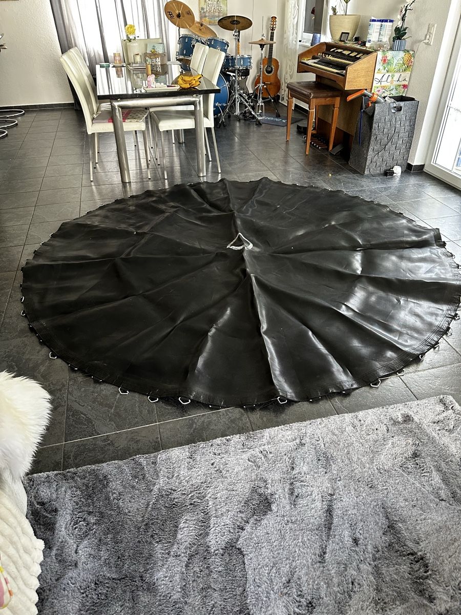 Trampolini: Schwarze Trampolin-Sprungmatte, Durchmesser ca. 3m Top! – Usato da Kreuzlingen venduto da LOL101