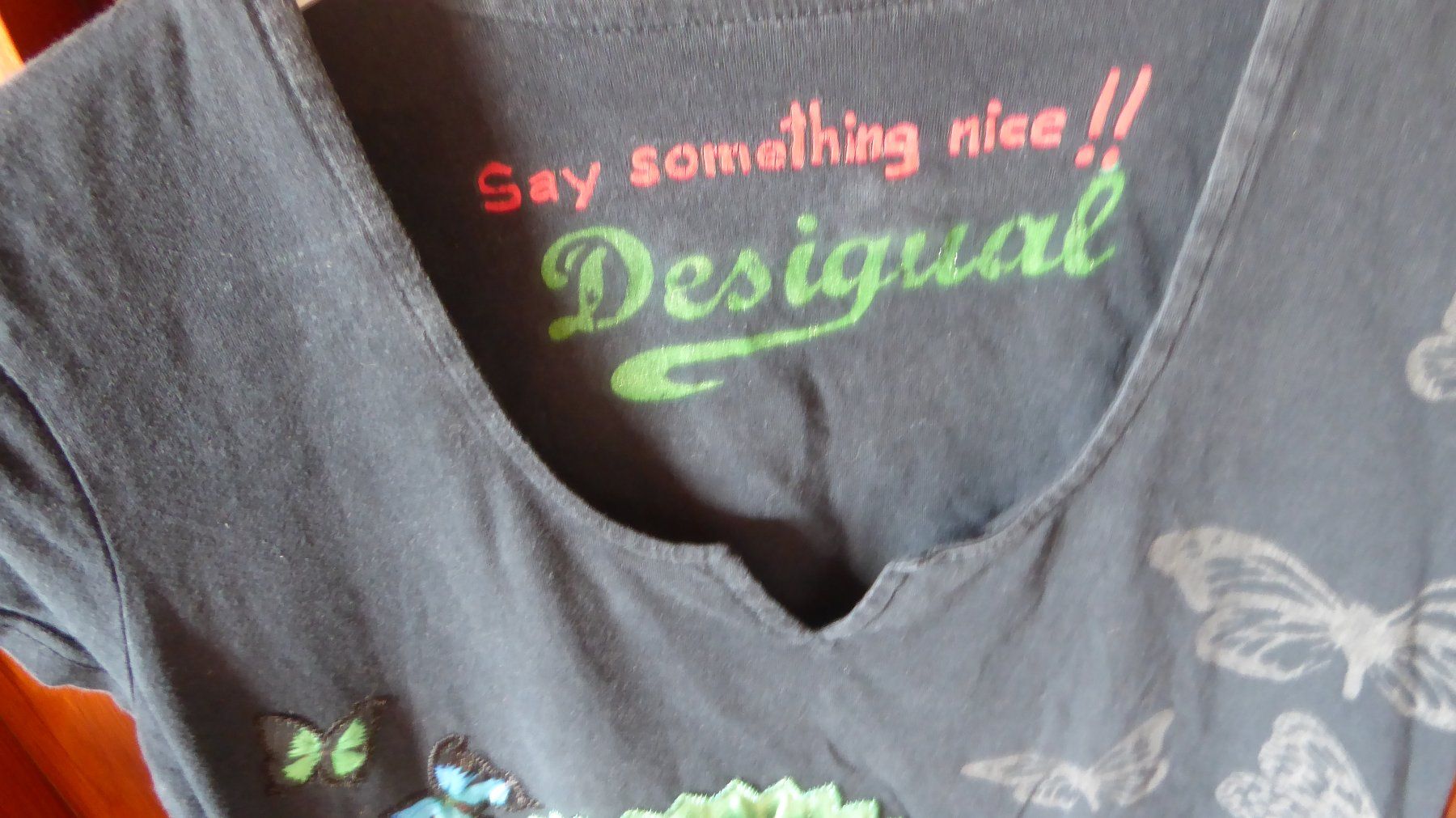 Desigual T-shirt: Lässiges Long Tshirt Gr 40 Desigual – Usato da Sargans venduto da Benziner 4