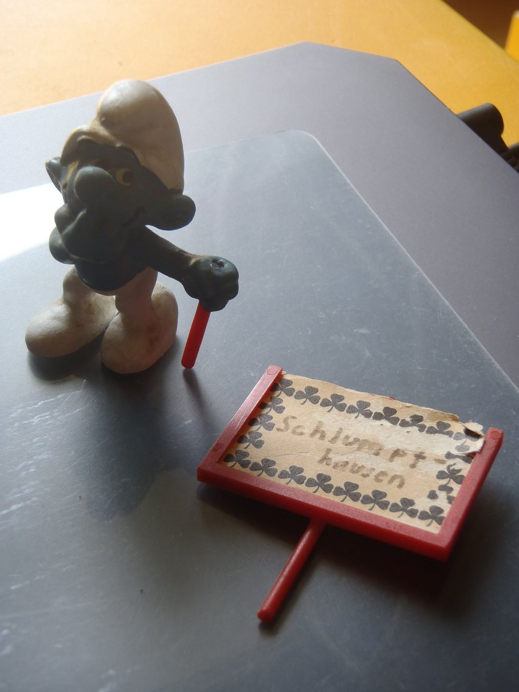 Schleich Statuette: Schlumpf Schildträger – Difettoso da Basel venduto da rozi6462 1