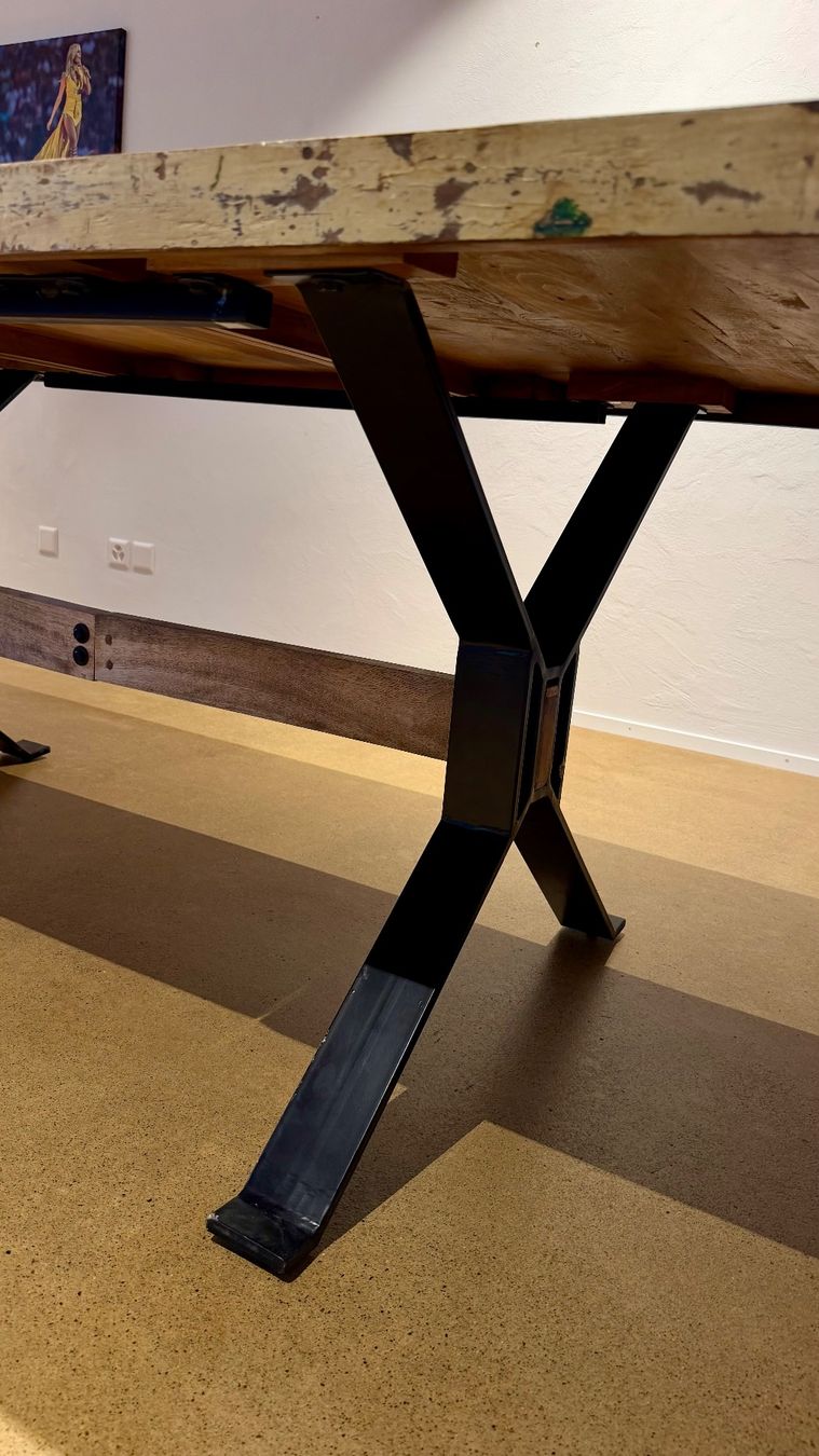 Tavoli: Tisch aus alten Booten – Nuovo (secondo la descrizione) da Oberägeri venduto da promoder 2