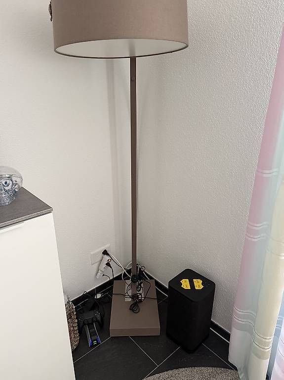 Lampes: Stehlampe LED – D'occasion à Egerkingen par D-Sweety