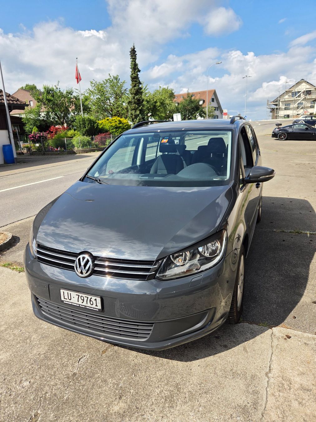 VW Automobili: VW TOURAN 1.2 BLUE MOTION – Usato da Bettwil venduto da Dodge74