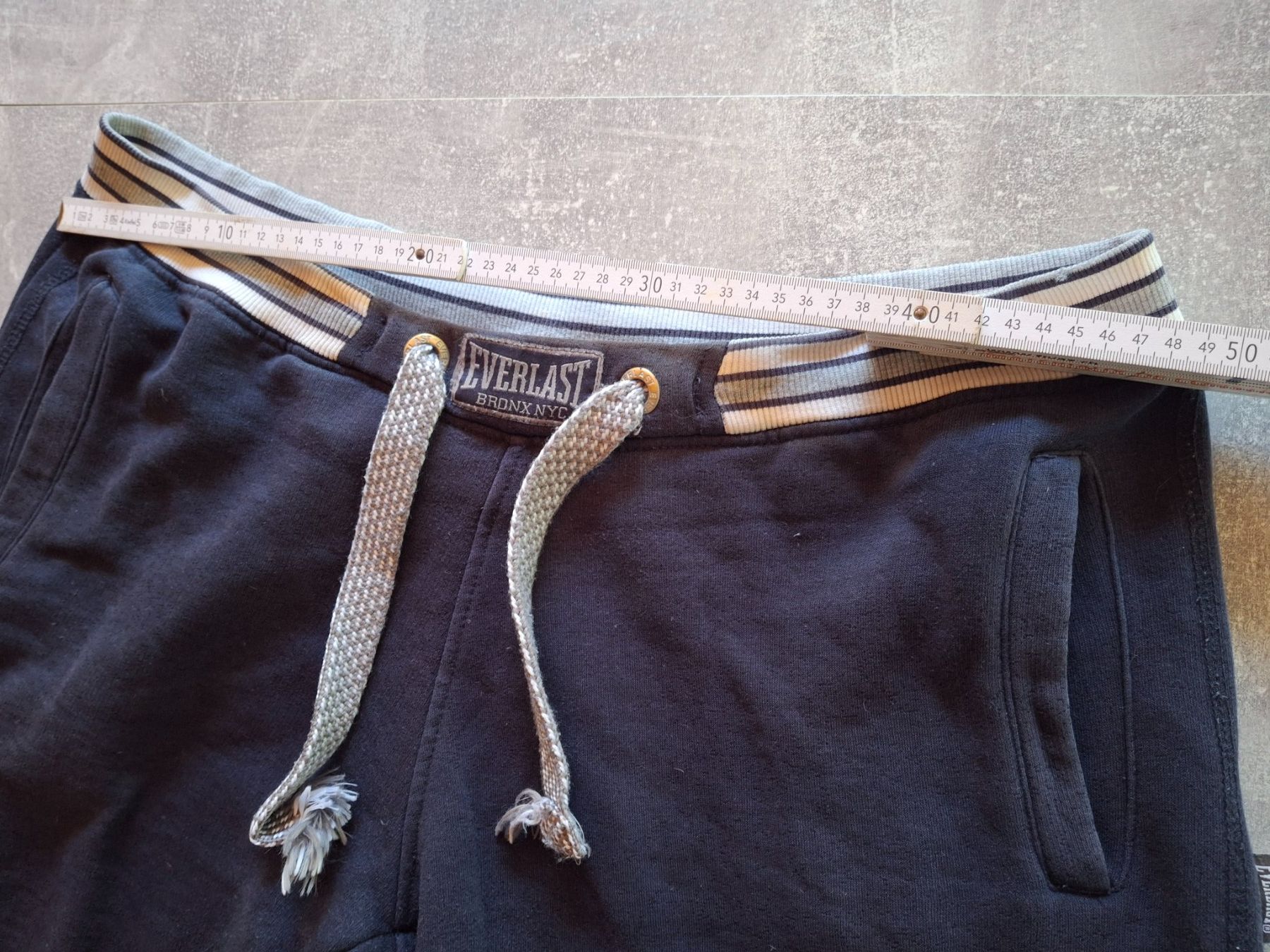 Pantaloni: Short taille L marque Everlast 70% coton – Usato da Villiers venduto da san_jn5w 7