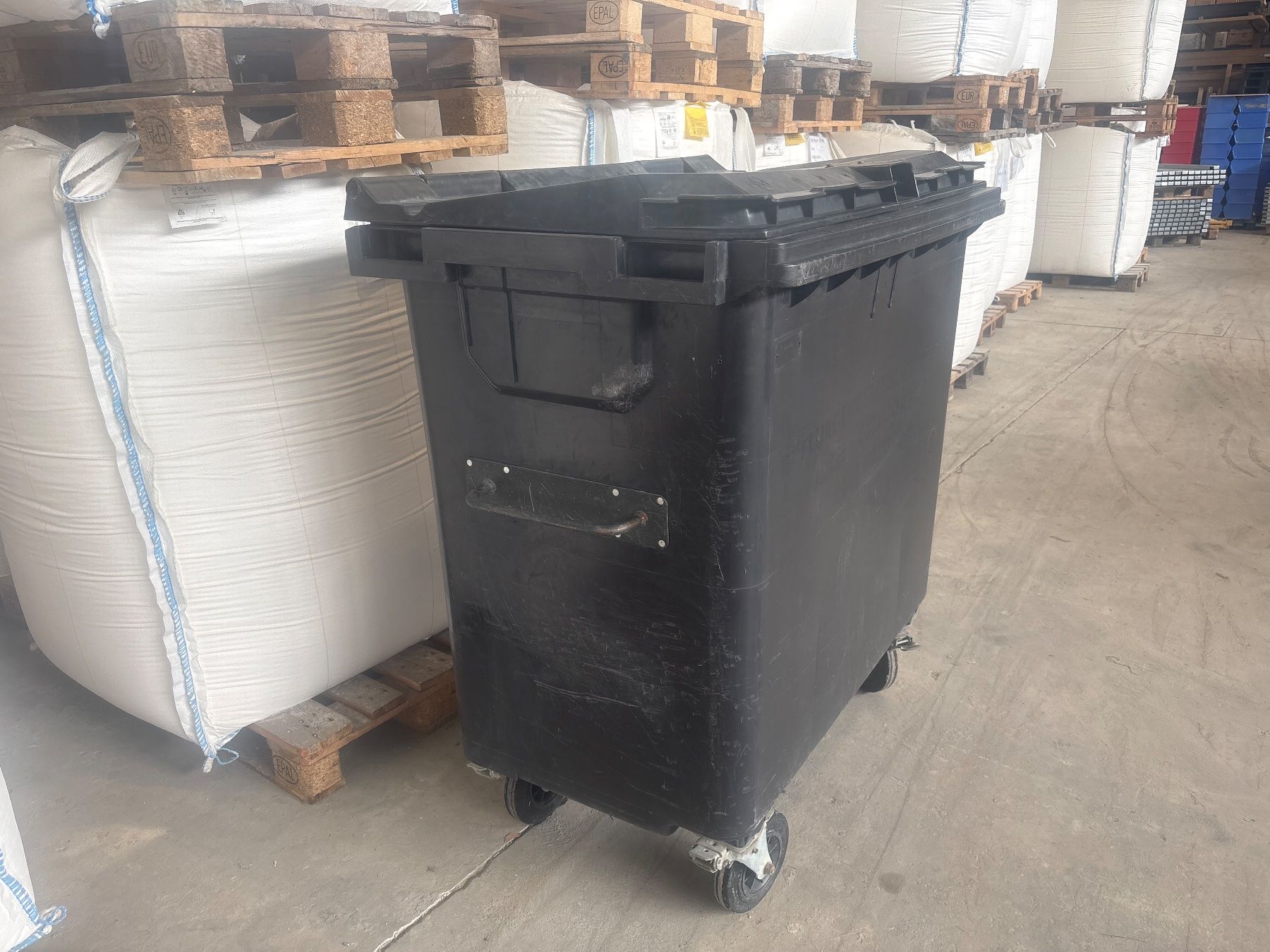 Sonstiges für Büro & Gewerbe: Container Abfallcontainer Kunststoff 6221 Rickenbach – Neu (gemäss Beschreibung) aus Emmenbrücke von Plan-C-Liquidationen 2