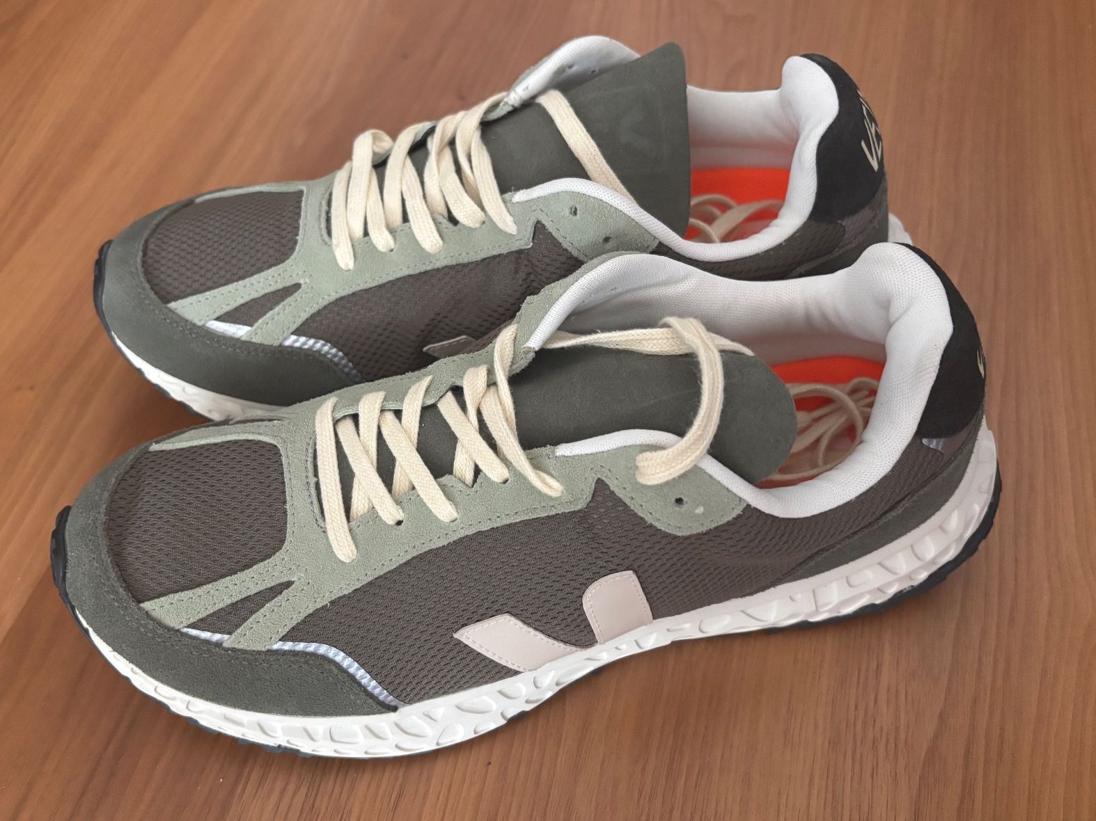 Veja Scarpe da uomo: Veja Turnschuhe - neu – Nuovo e nell'imballaggio originale da Zürich venduto da parisgirl
