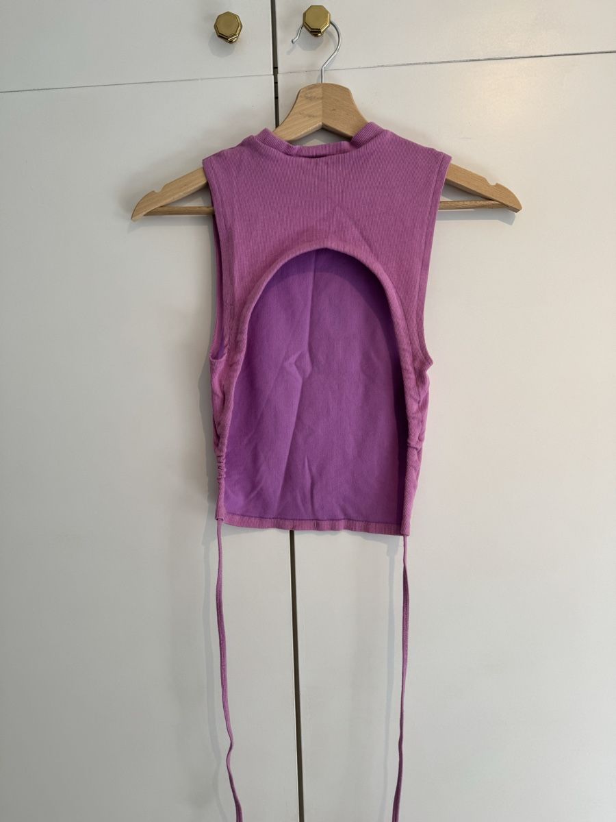 Urban Outfitters Top: Top UO rose dos nu - Taille XS/S – Usato da Genève venduto da sar_852v 1