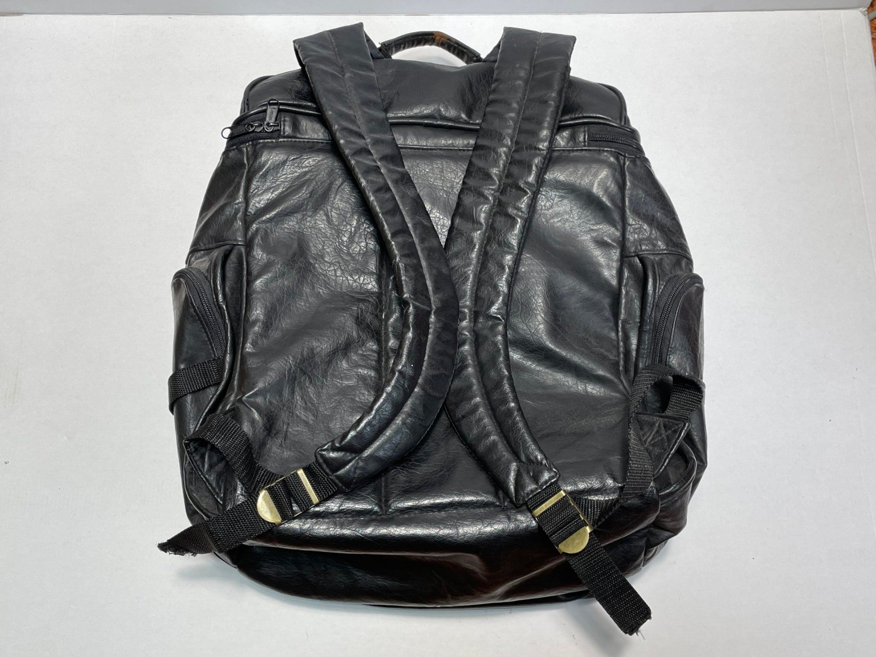 Zaini: Vintage 80s Leather Vinyl Backpack – Usato da Zürich venduto da le_souk 1