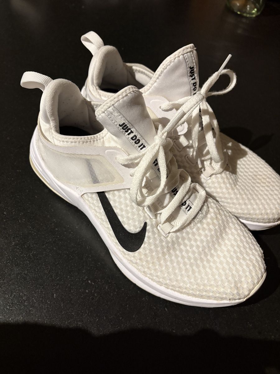 Nike Damenschuhe: Nike Damenschuhe – Gebraucht aus Linden von martina_iwana