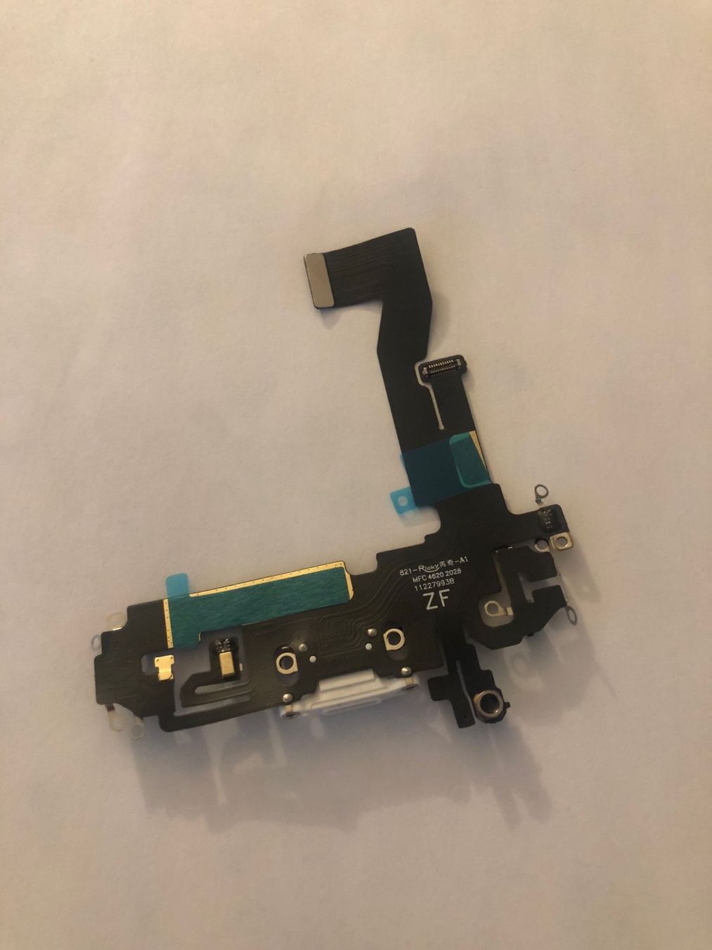 Apple Telefoni cellulari / Smartphones: Connecteur de charge iPhone 12 Pro - Pièce de rechange – Nuovo e nell'imballaggio originale da Leukerbad venduto da mig_8bbp 1