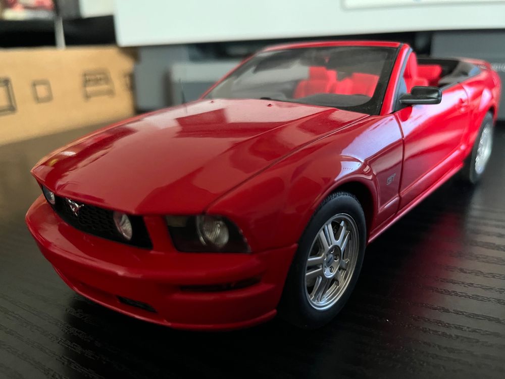 AUTOart 1:18 Ford Mustang Shelby GT Coupé Année 2007 Grabber Orange Metallise 73117