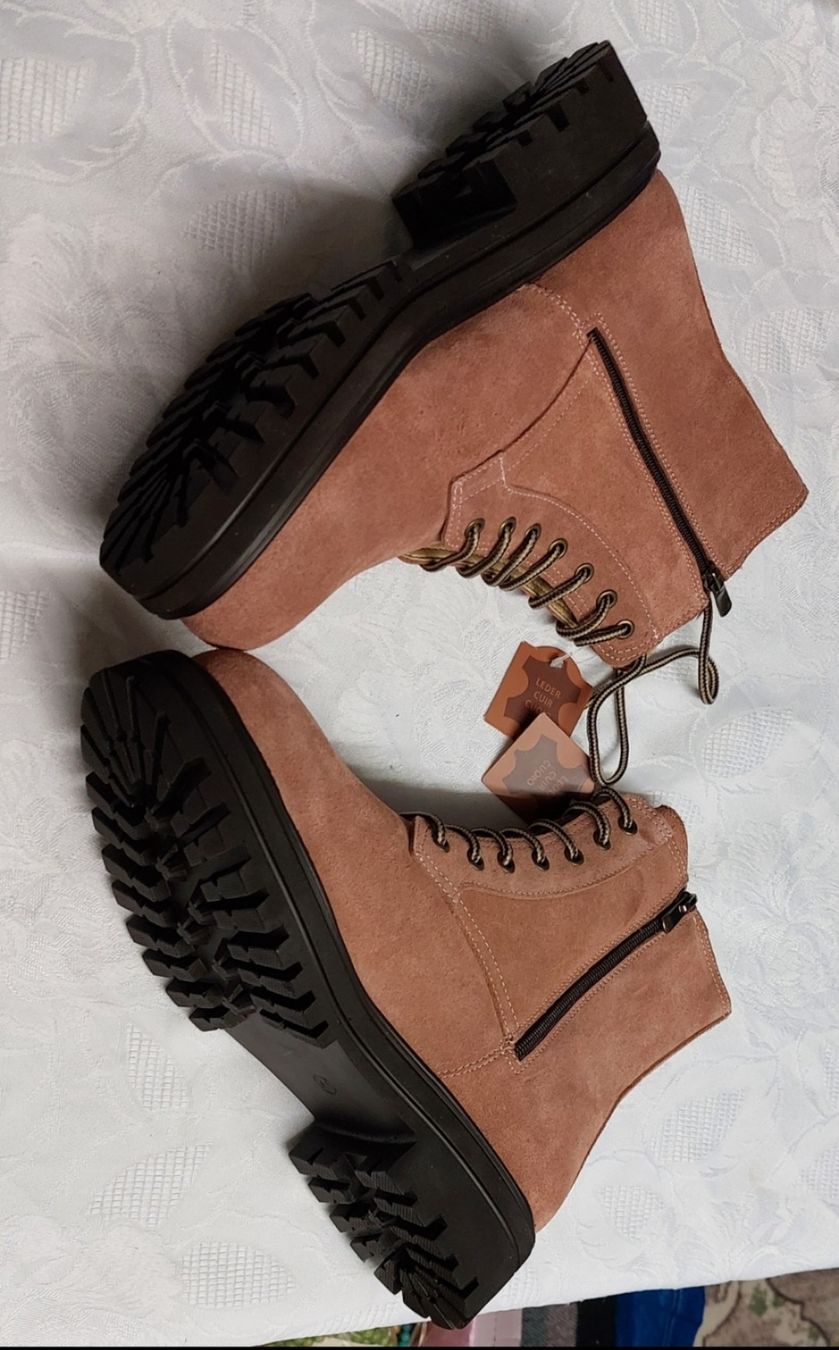 Damenschuhe: Lederstiefel – Neu (gemäss Beschreibung) aus Wislikofen von Ana.Gomes 1