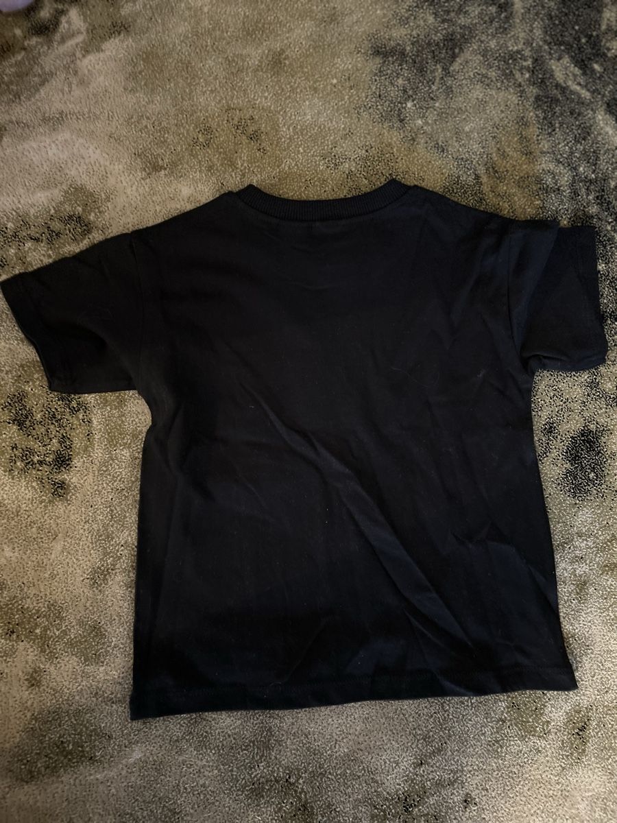 Zara T-shirt: Zara Crewneck Frontpocket Black 92 – Usato da Zollikon venduto da JuRock 2