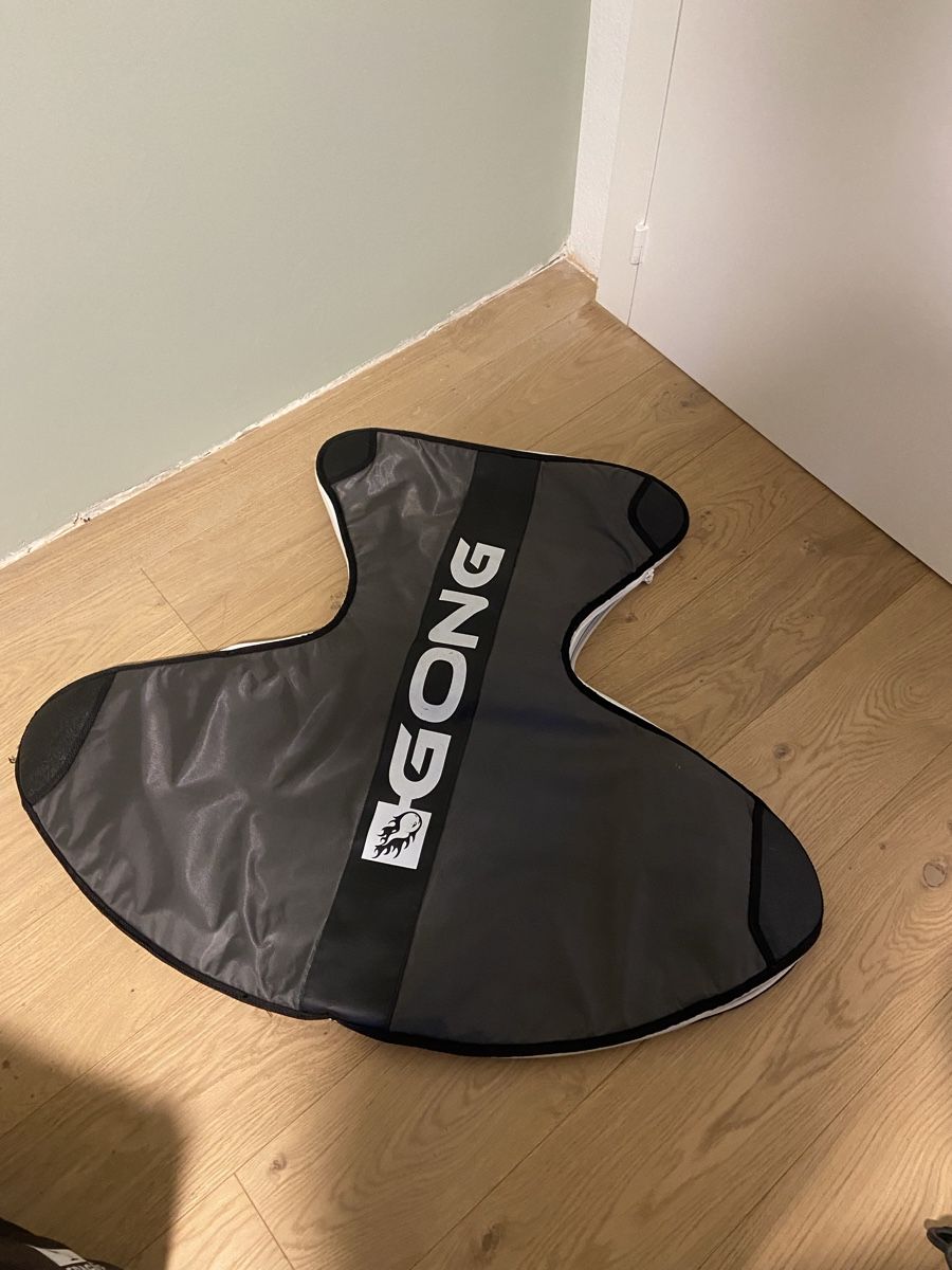 Kite: Wing Foil Board Gong inkl. Foil – Gebraucht aus Ebikon von  4