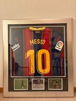 Offiziell signiertes Messi Trikot mit Echtheitszertifikat.