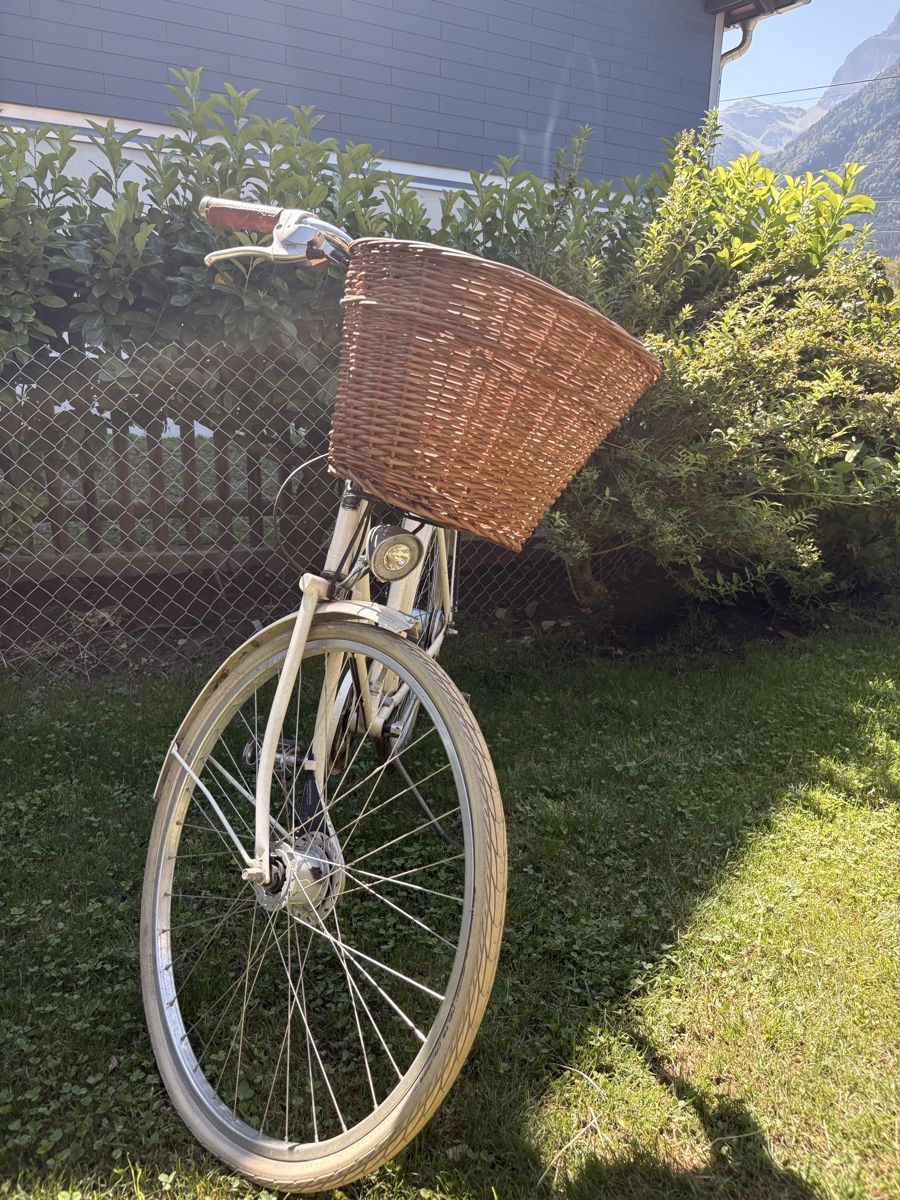 Biciclette: Pashley Damenrad weiss mit Korb – Usato da Altdorf UR venduto da nemio.shop 2