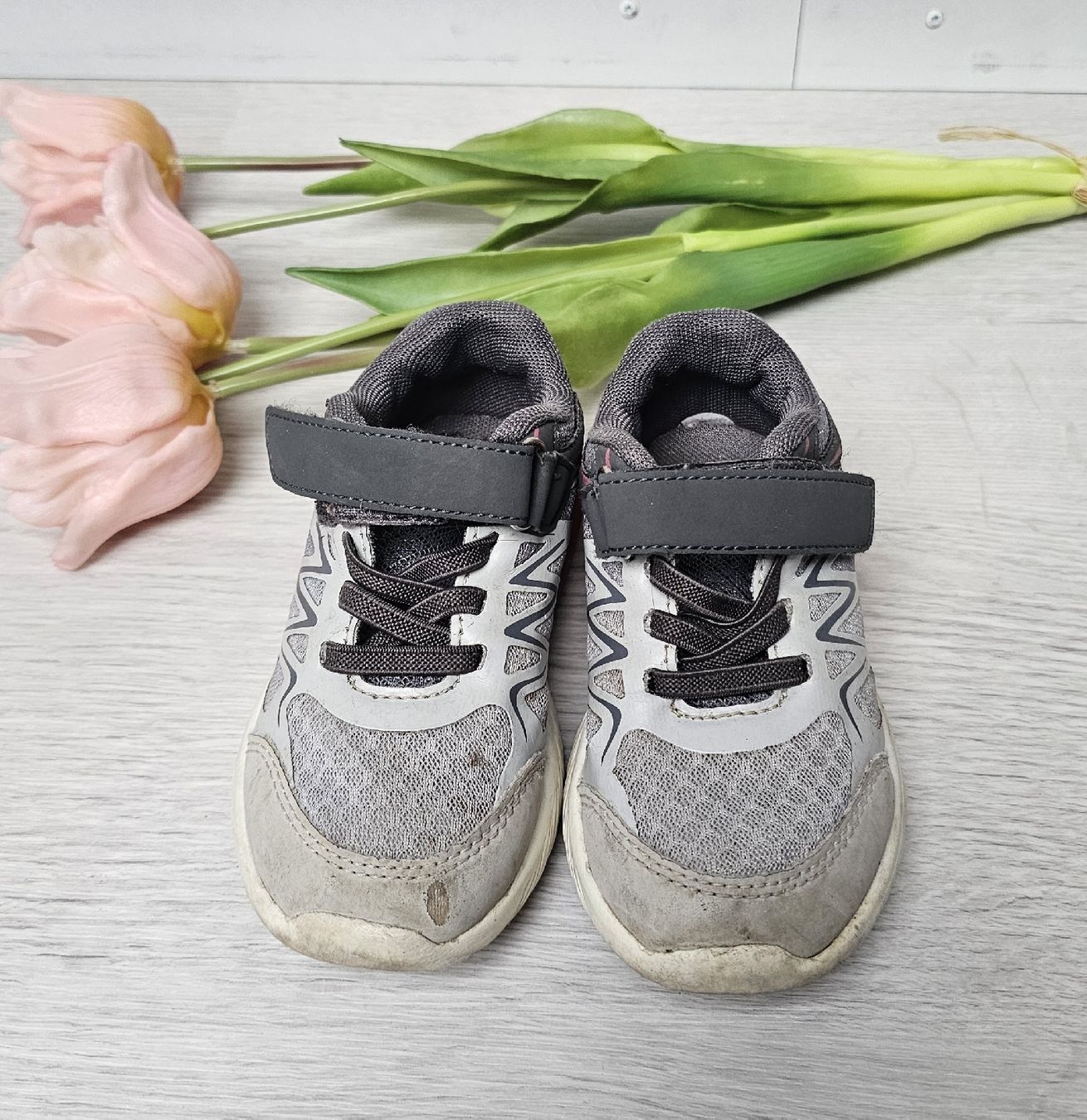 Schuhe für Jungen: Kinder Sneaker mit Licht, Grösse 25 – Gebraucht aus Zufikon von Dadulka79 1