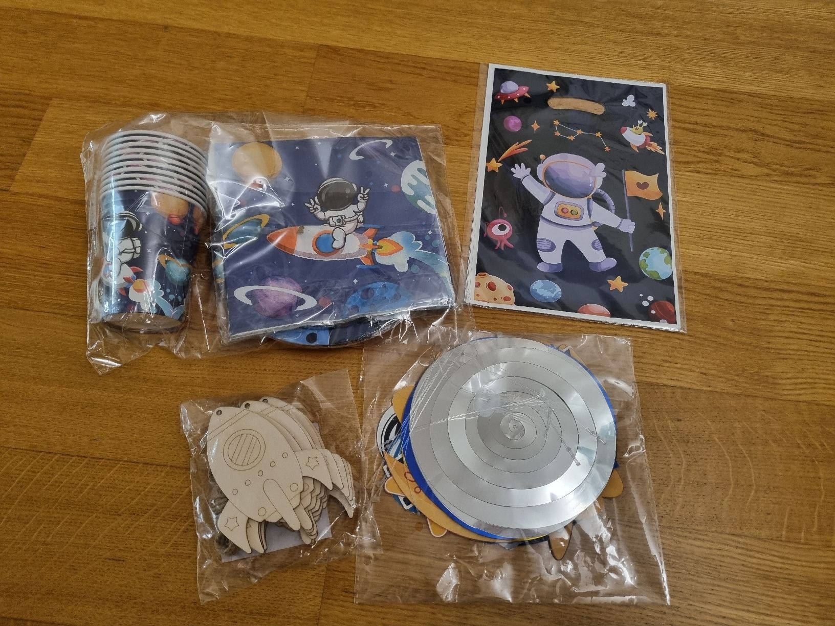 Spielzeuge: Geburtstag Astronaut Weltall Set – Neu und originalverpackt aus Altendorf von evuhler