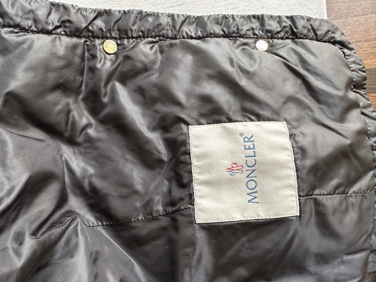 Moncler Giacche: Black Moncler Puffer Jacket – Usato da Uster venduto da Monika_OB 7