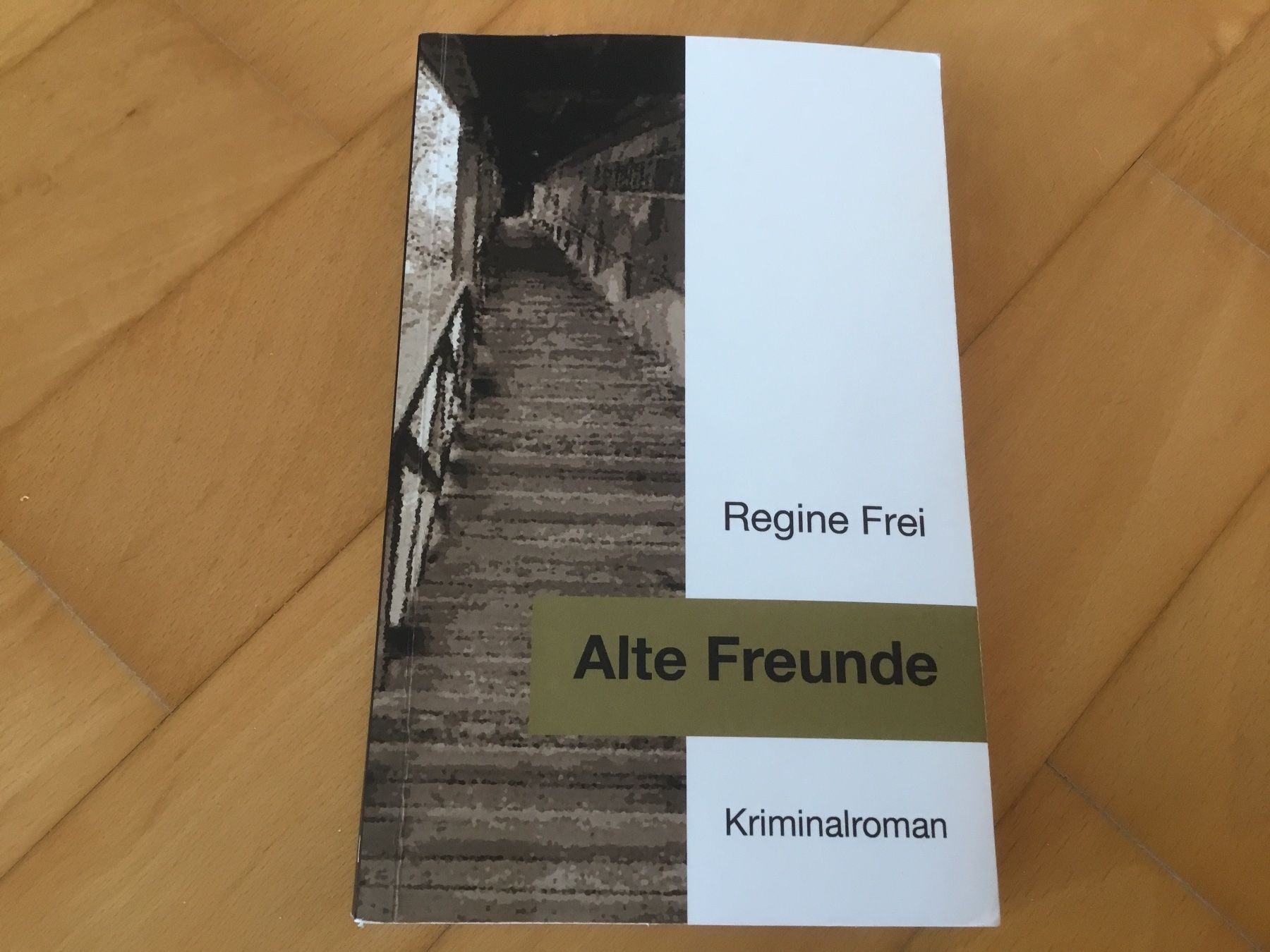 Livres: Regine Frei - Alte Freunde – D'occasion à Kerzers par Georges3210