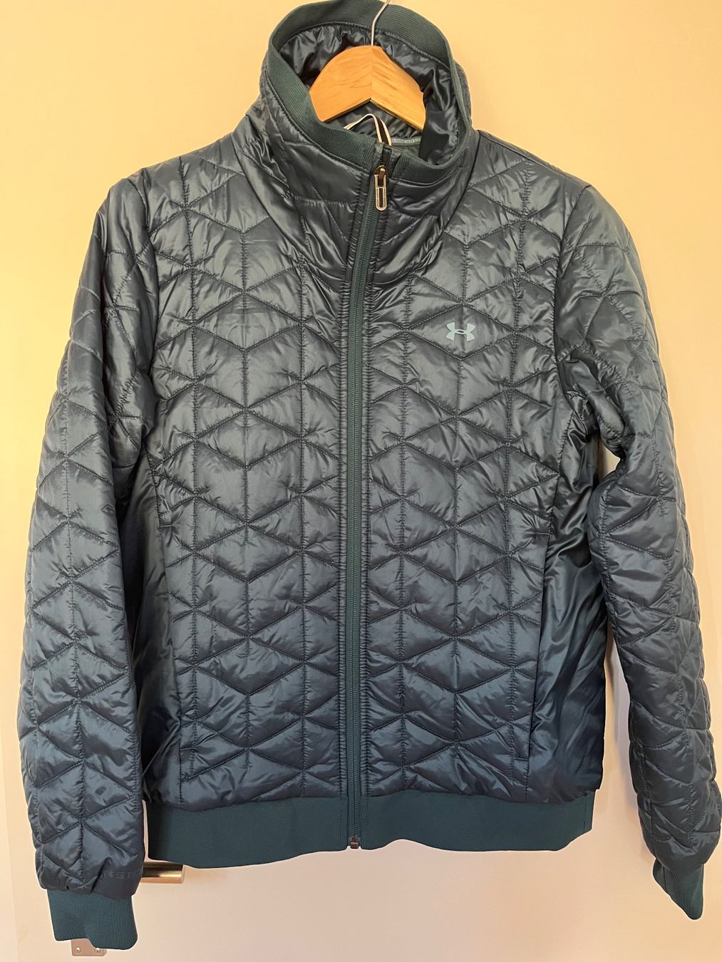Under Armour Giacche: Under Armour Coldgear Reactor Jacket Grösse M Neu – Nuovo (secondo la descrizione) da Zeiningen venduto da man_69cj
