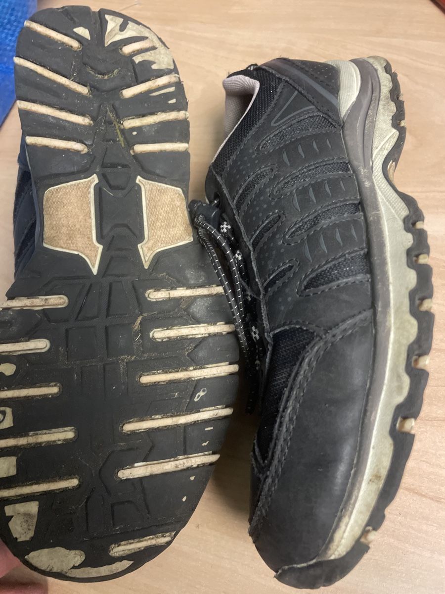 Graceland Scarpe per ragazze: Schwarze Trekkingschuhe von Graceland, Gr.37 – Usato da Obergerlafingen venduto da cabo4 2