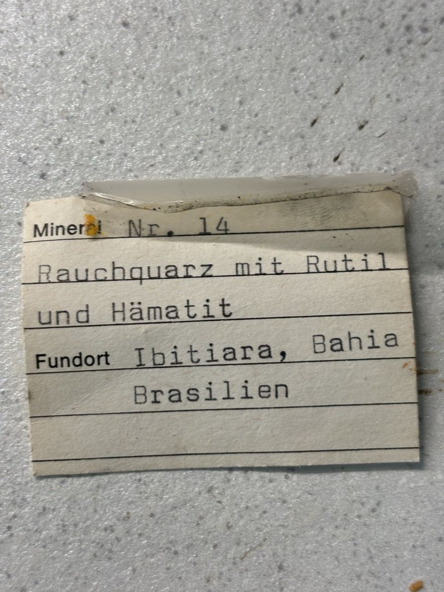 Mineralien & Heilsteine: Rauchquarz mit Rutil + Hämatit ca5x5x5cm ca90g – Gebraucht aus Zürich von mbi_5bsz 4