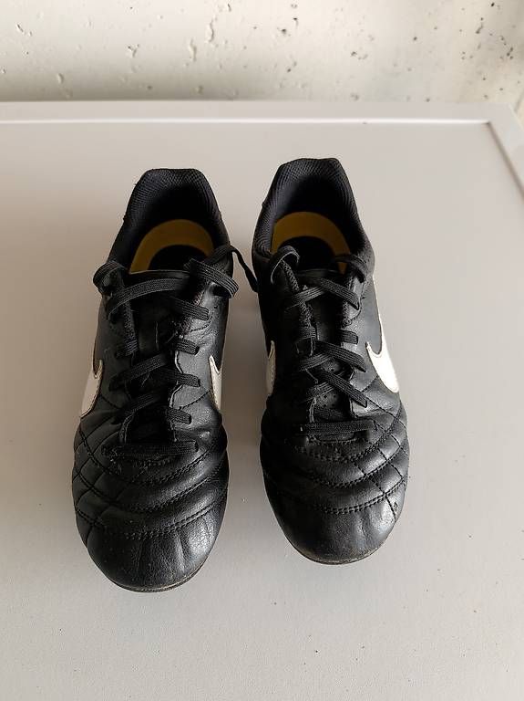 Nike Scarpe per ragazzi: Nike Fußballschuhe Grösse 35 – Usato da Grossdietwil venduto da wichtel28 3