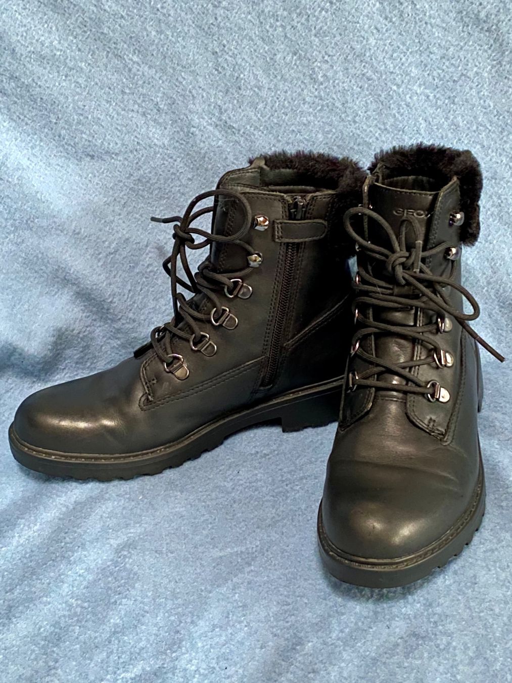 Geox Damenschuhe: Bottes Geox , état neuf. P: 36 – Gebraucht aus Denges von Tine88