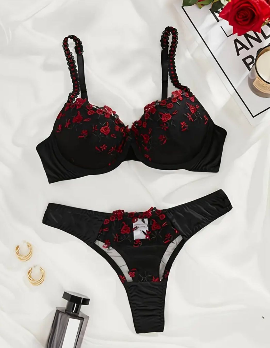 Altra biancheria intima: Blumenbesticktes Dessous-Set – Nuovo e nell'imballaggio originale da Reinach BL venduto da Deinfashion