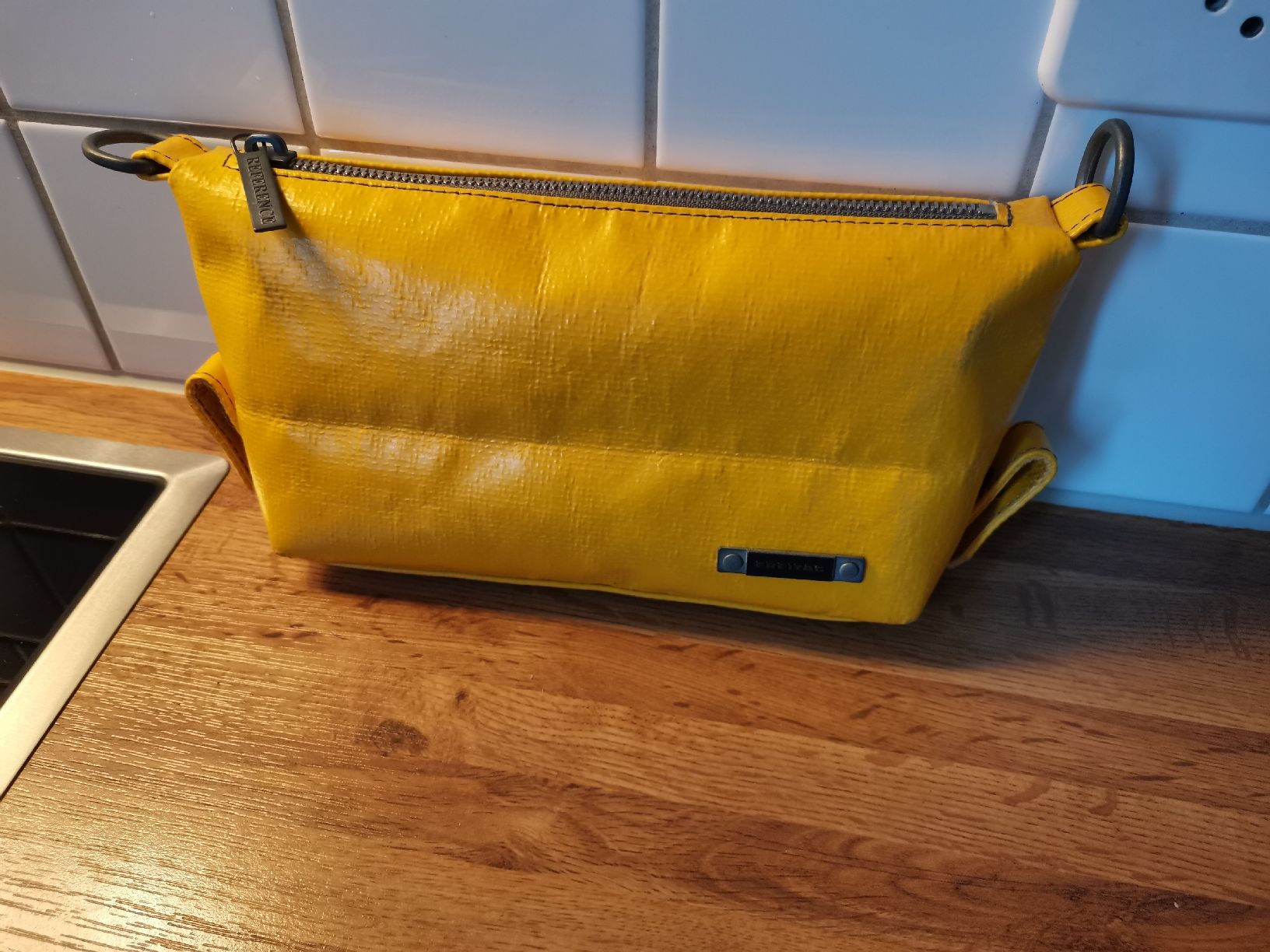 Freitag Custodie per cosmetici: FREITAG R305 DOWD TOILET BAG – Nuovo (secondo la descrizione) da Bern venduto da Meeresgruen