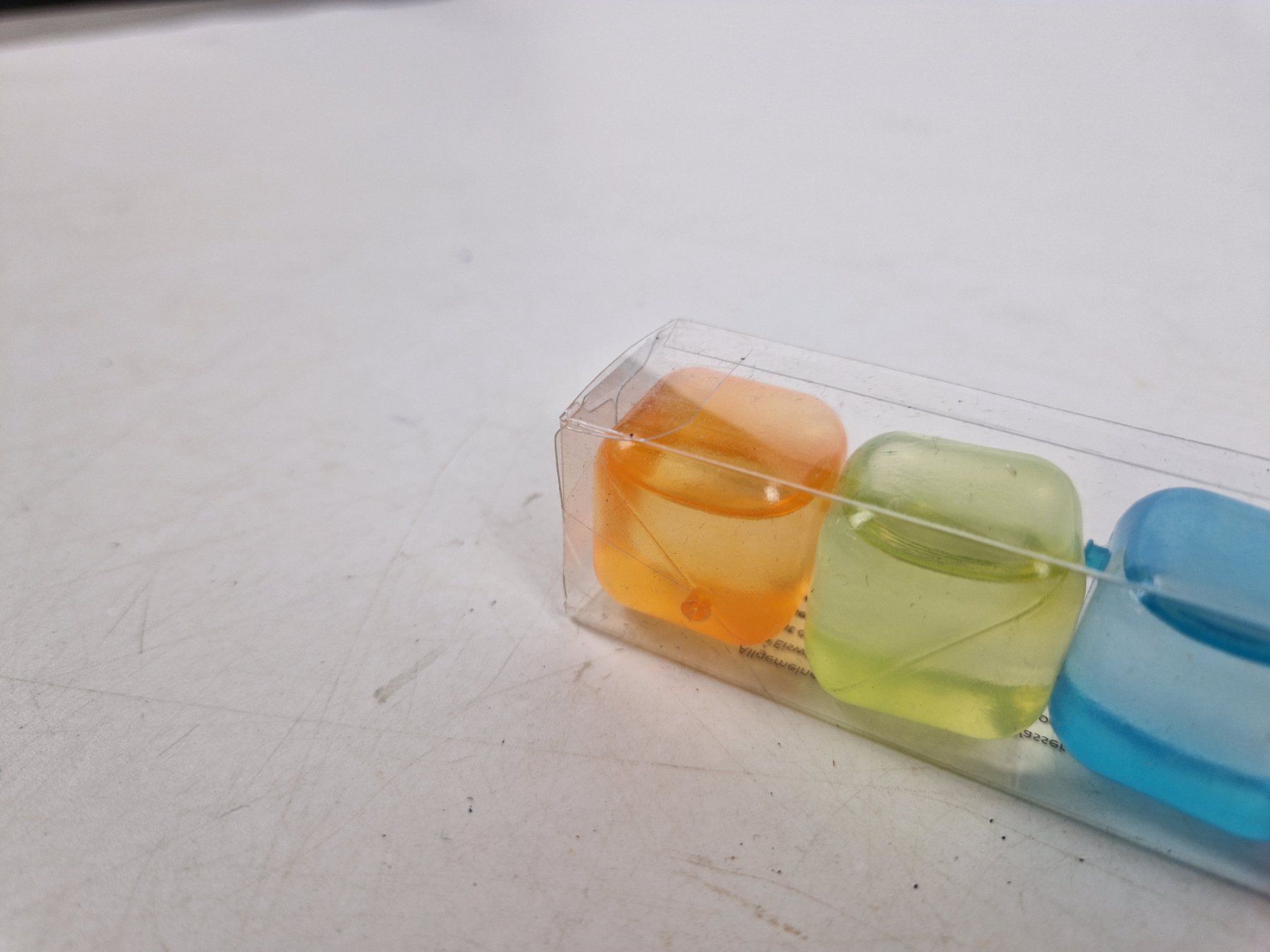 Behälter & Ähnliches: Wiederverwendbare Eiswürfel (10 Stk.) – Gebraucht aus Muhen von Restwert_Muhen 7