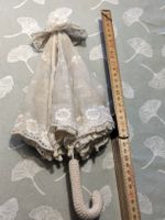 PUPPEN Sonnenschirm vintage weiss mit Spitze gut erhalten