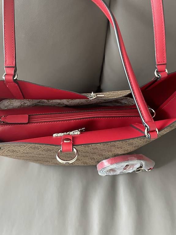 Taschen für Damen: Borse Guess rosse – Neu und originalverpackt aus Locarno von ste_8rjr 2
