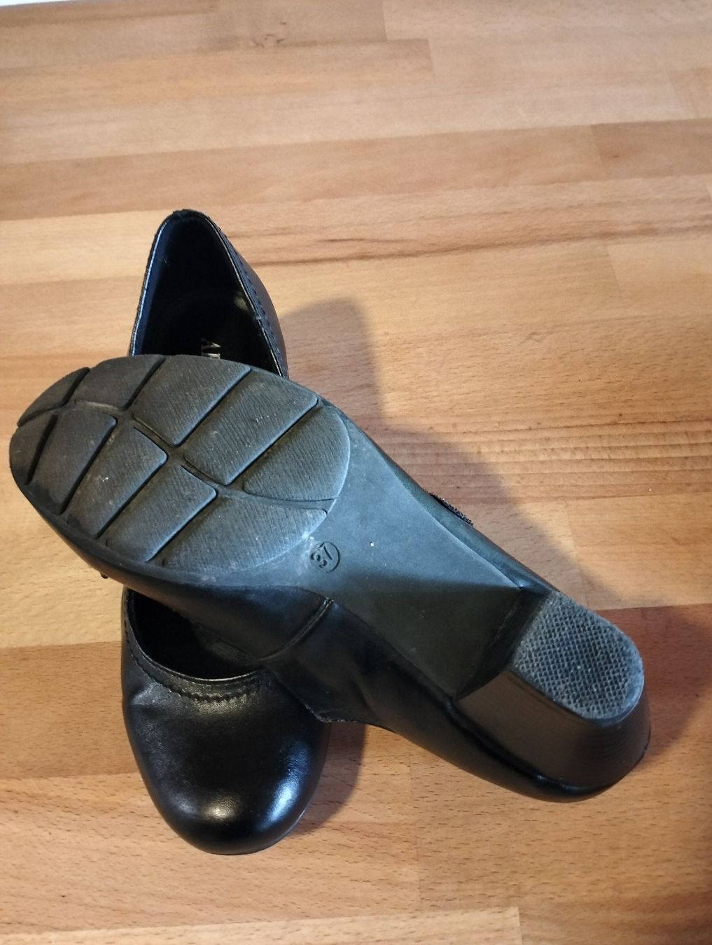 Scarpe da donna: Pumps schwarz Gr.37 – Usato da Eggiwil venduto da Loego 2