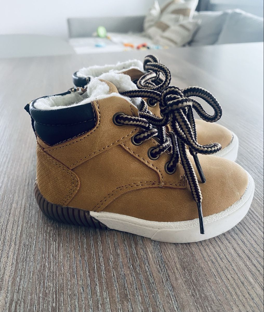Schuhe für Jungen: Bottines enfant fourrées, couleur camel - taille 20 – Neu (gemäss Beschreibung) aus Delémont von bou_26 2