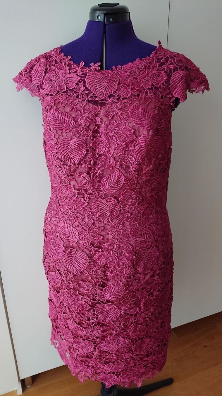 Vestiti: Etui-Kleid U-Ausschnitt-Farbe Maulbeere – Nuovo e nell'imballaggio originale da Kradolf venduto da oxanab
