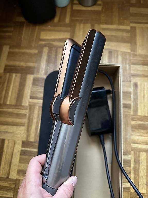 Asciugacapelli: Dyson Airstraight – Usato da Cortaillod venduto da bap_7q9y