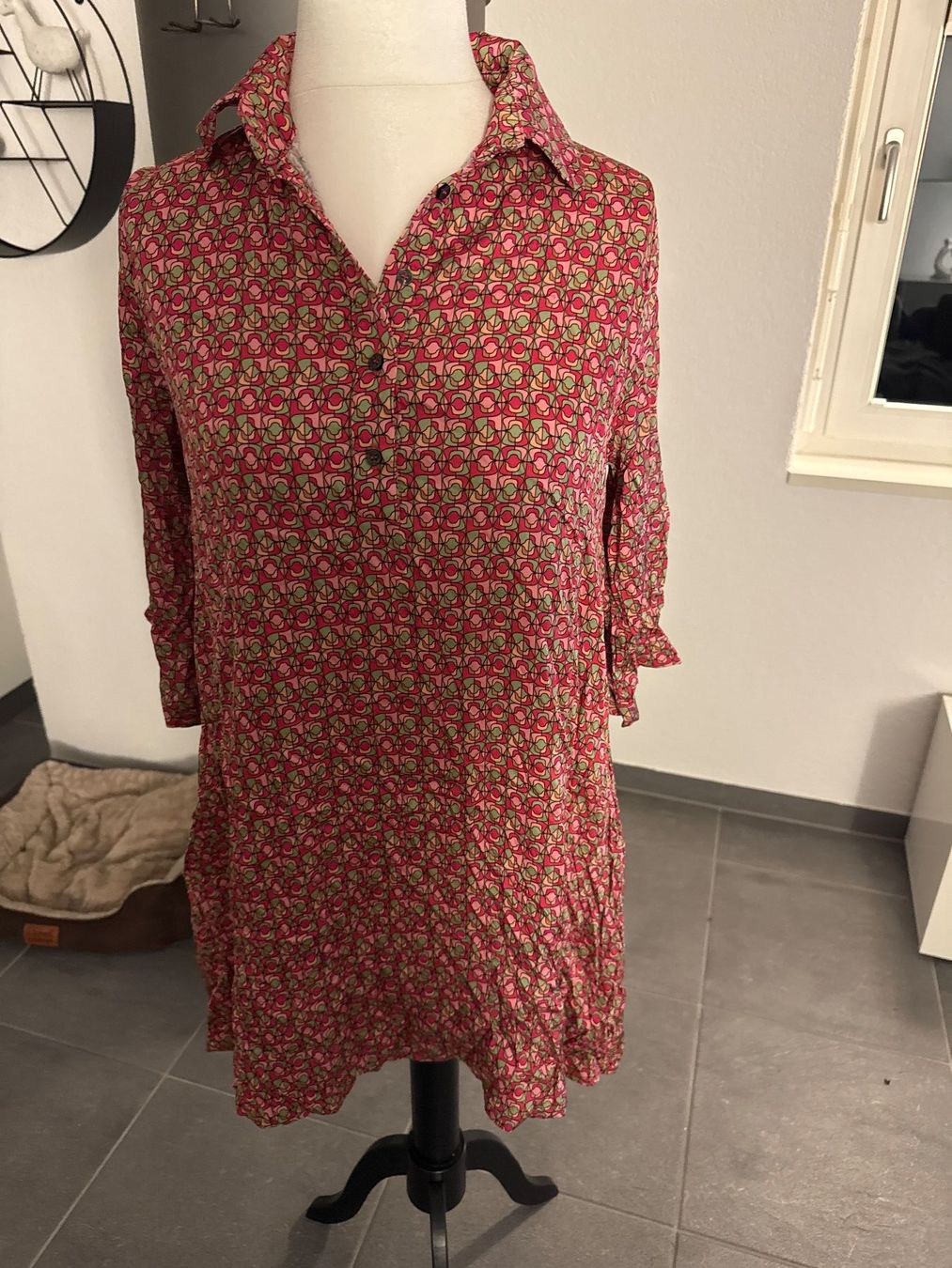 Vestiti: Funky Staff Kleid bunt gemustert Gr. S 36/38 – Usato da Niederscherli venduto da Doene0