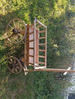Antiker Holz-Handwagen mit Speichenrädern
