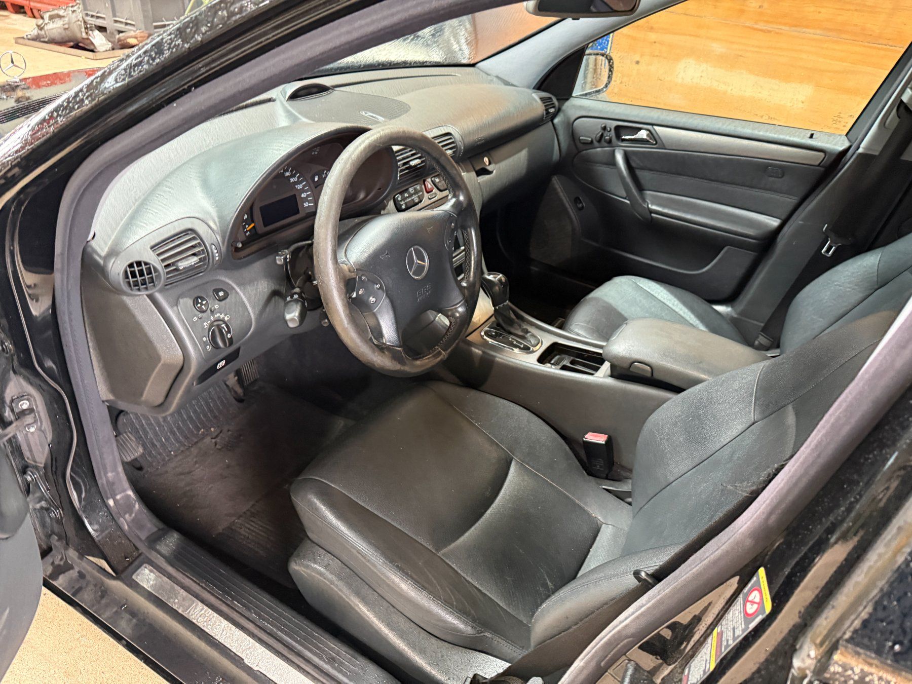 Mercedes-Benz Automobili: Mercedes C320 4 Matic – Usato da Gretzenbach venduto da GarageMeilenweit 3