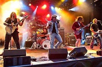 CD: AC DC - Who Made Who – Usato da Muri b. Bern venduto da AdidasCollector 2